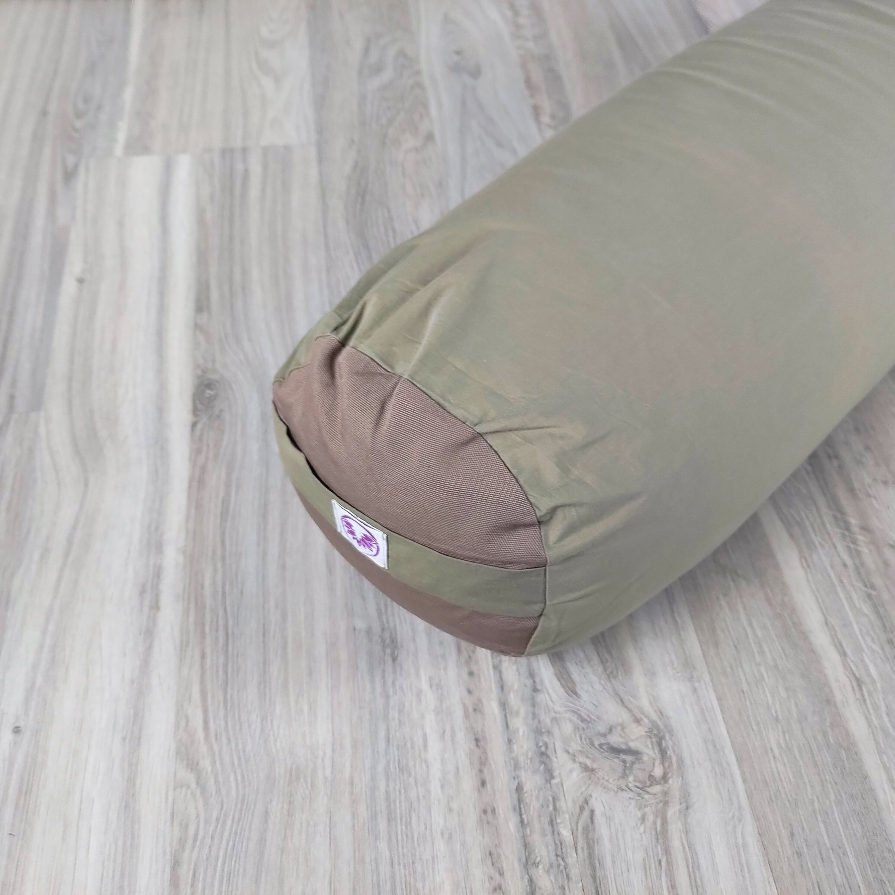 Cuscino dorsale in cotone naturale scuro per yoga, design ergonomico e comodo per pratiche di rilassamento