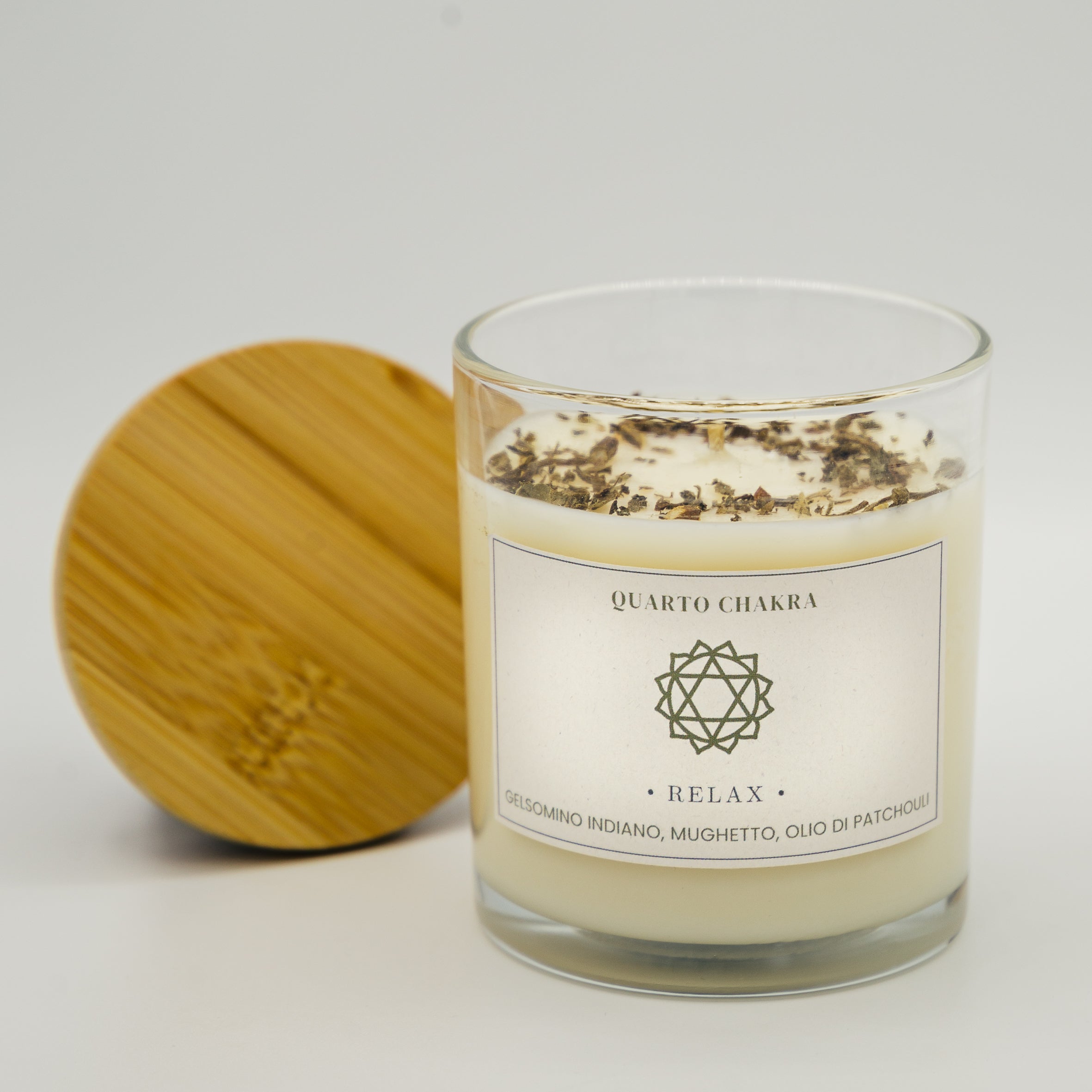 Candela relax quarto chakra in vaso di vetro con essenze di gelsomino indiano e patchouli