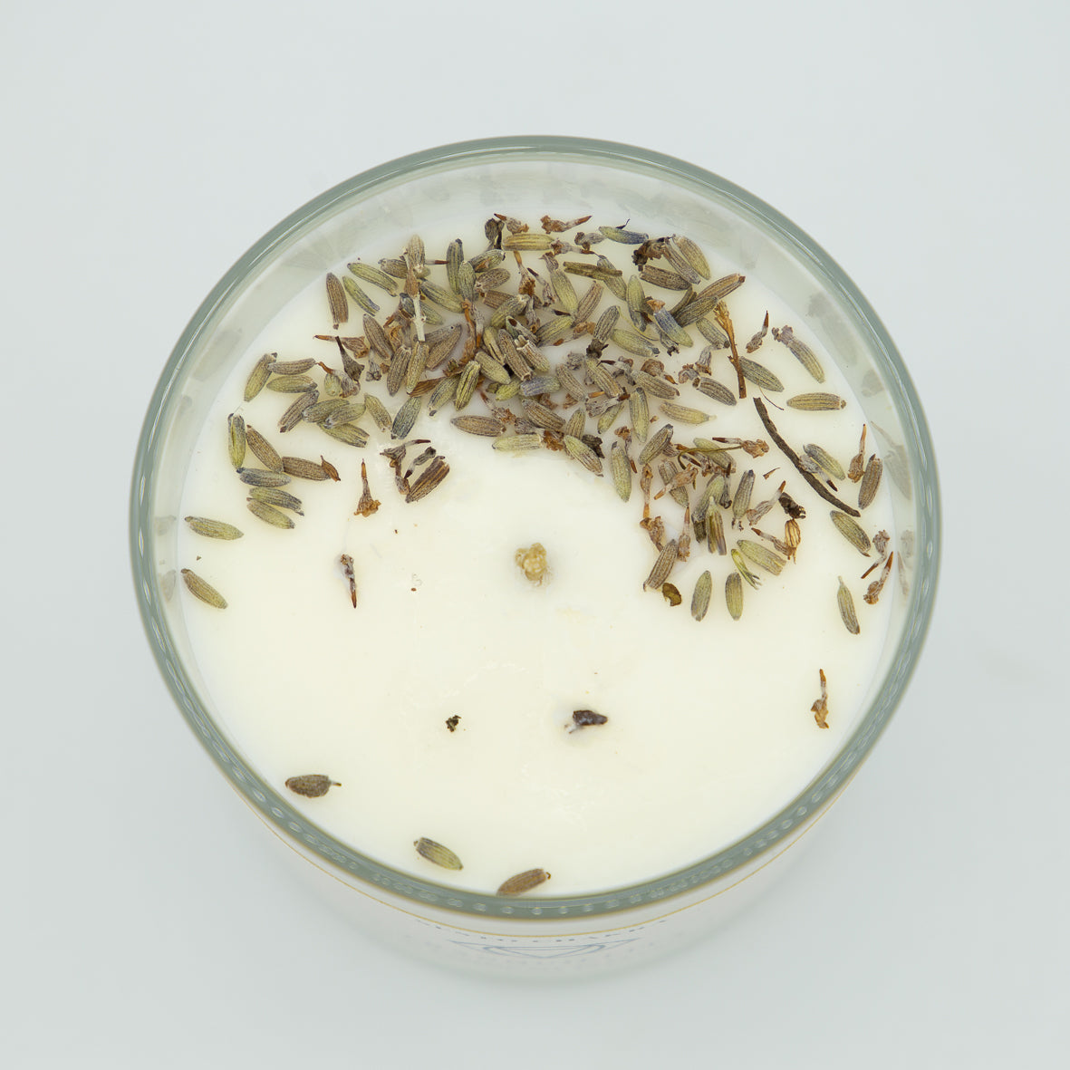 Candela tranquillità sesto chakra con lavanda e erbe rilassanti per un&