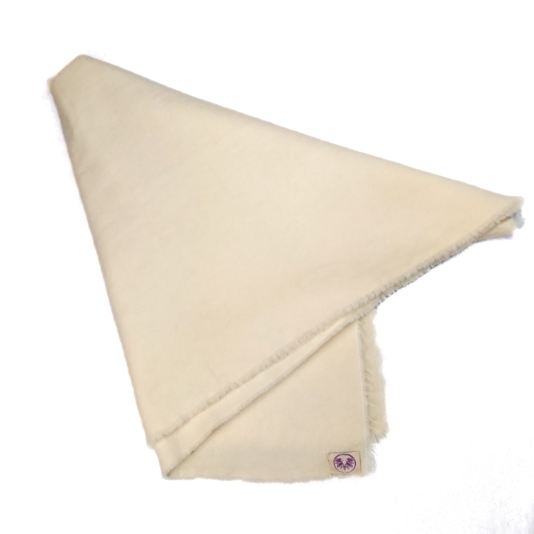 Coperta yoga lana seta Shop Zen in colore beige con finiture morbide e accoglienti