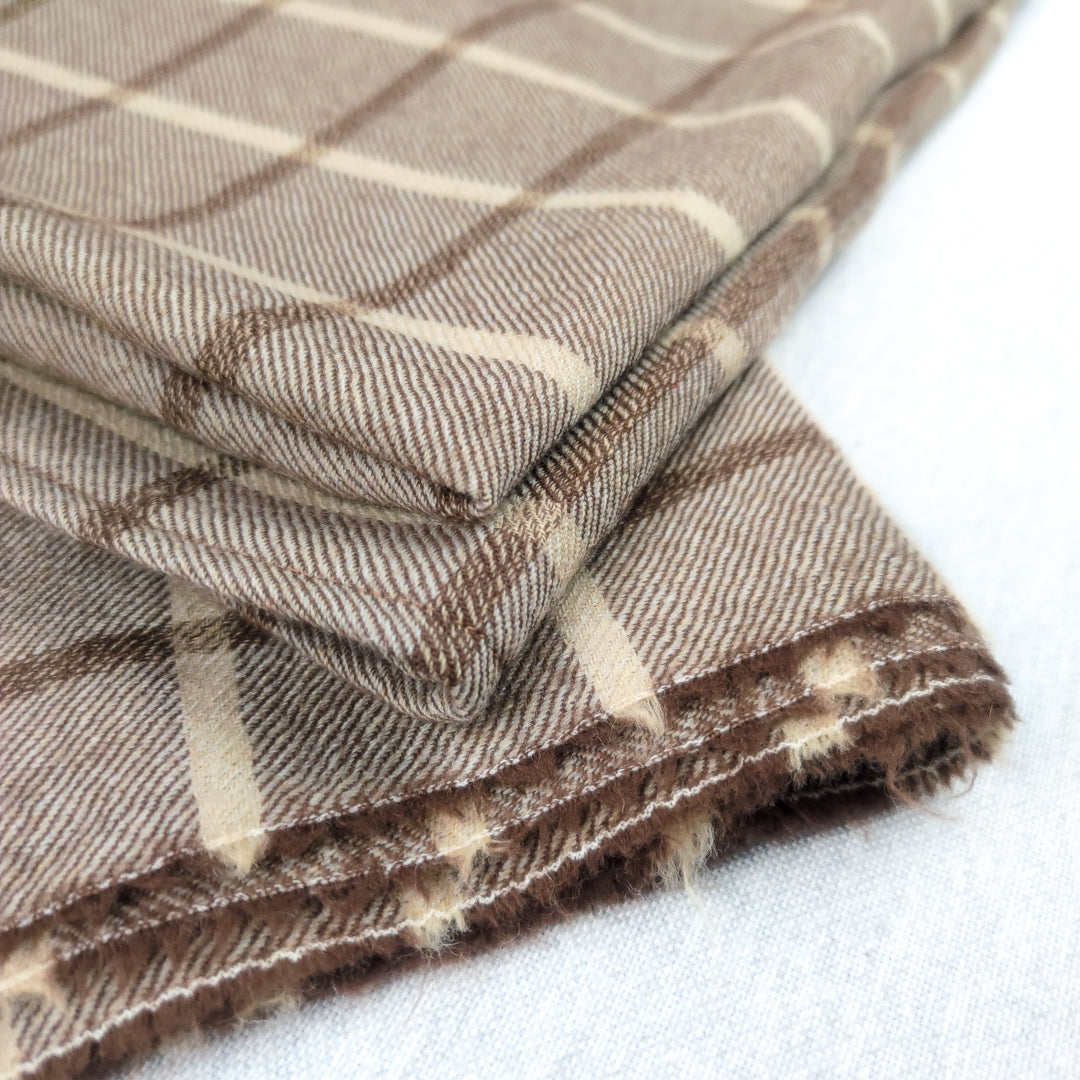 Coperta yoga pura lana merino a quadri in tonalità marrone e beige, morbida e calda