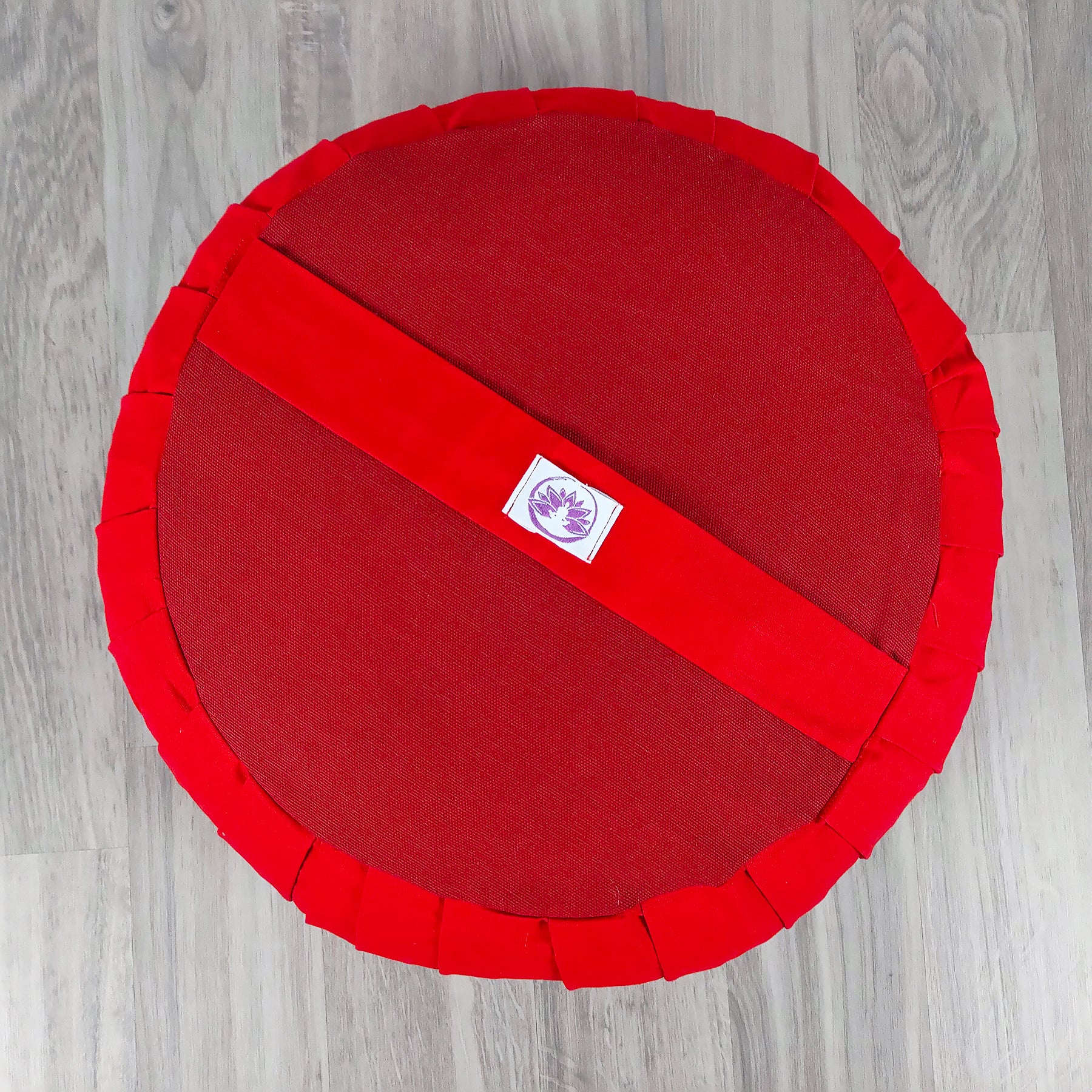 Cuscino Zafu Classico rosso con design rotondo per supporto lombare e comfort durante la meditazione