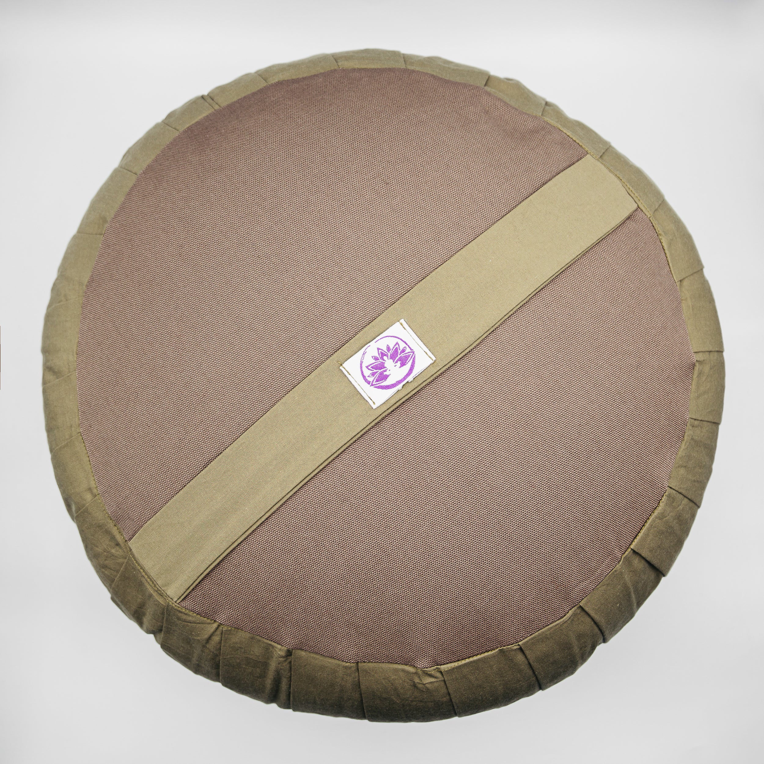 Cuscino zafu meditazione rotondo in tessuto marrone con cintura e logo Shop Zen per supporto lombare