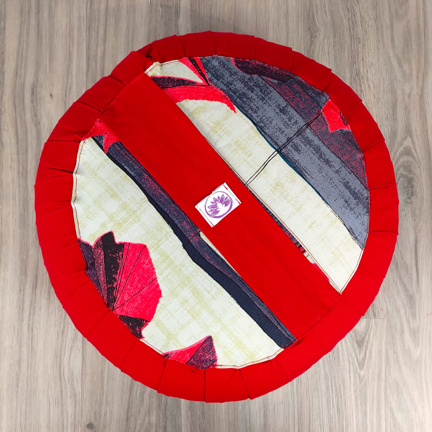 Cuscino Zafu Classico rotondo rosso con motivo floreale ideale per supporto lombare e meditazione