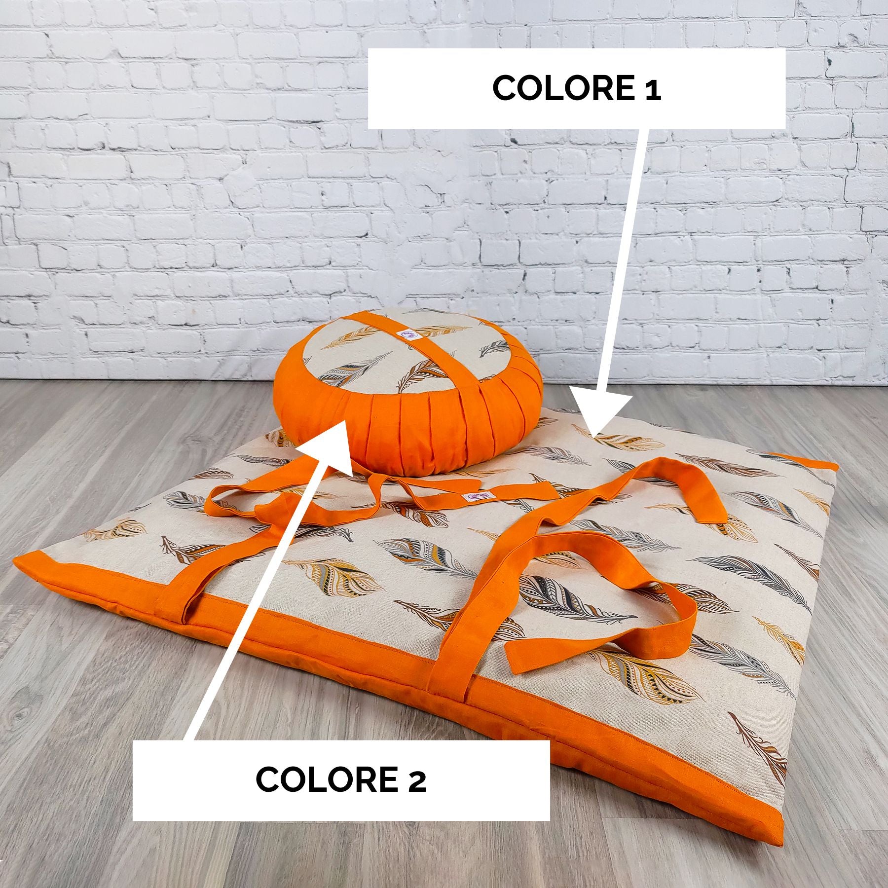 Fodere su misura set meditazione con cuscino arancione e tappetino decorato con foglie