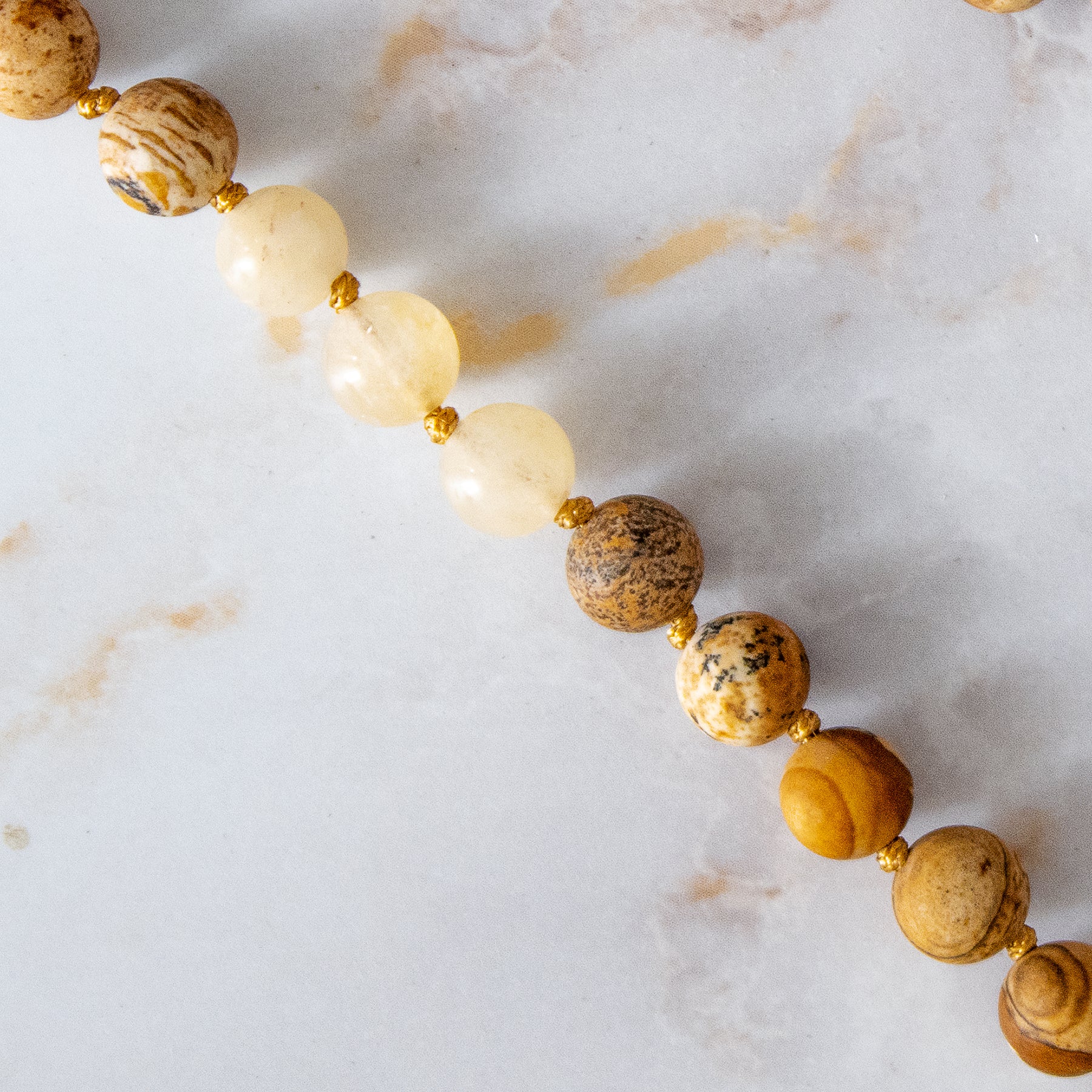 Collana con mala citrina e diaspro, perfetta per meditazione e stile bohémien