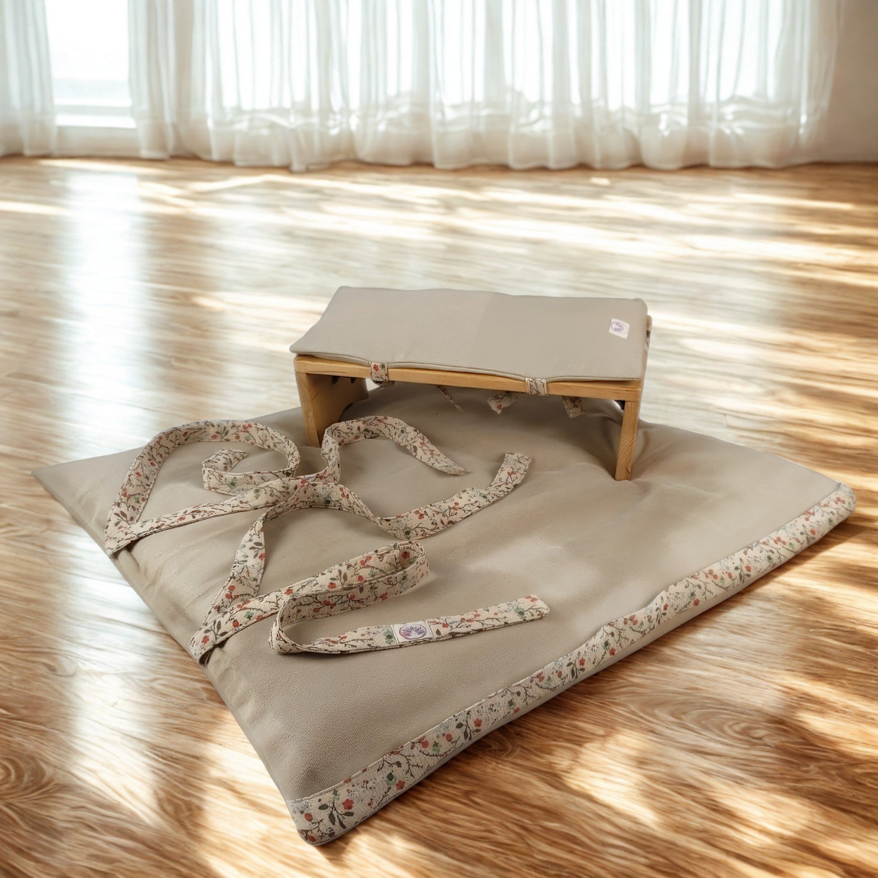 Set Meditazione Diana con Sgabello Imbottito