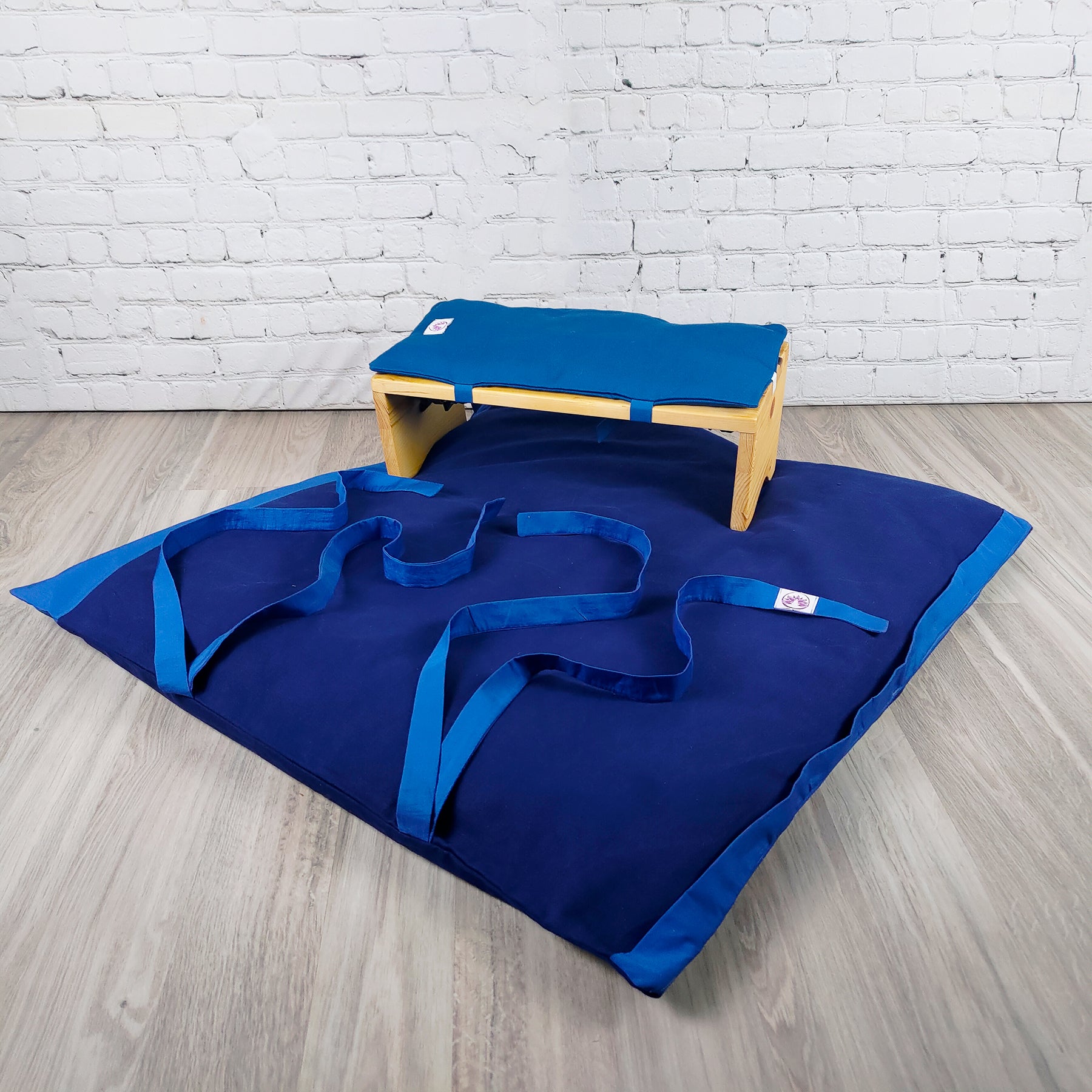 Set meditazione con sgabello cotone blu, include panchetta imbottita e tappetino comodo per pratiche di meditazione