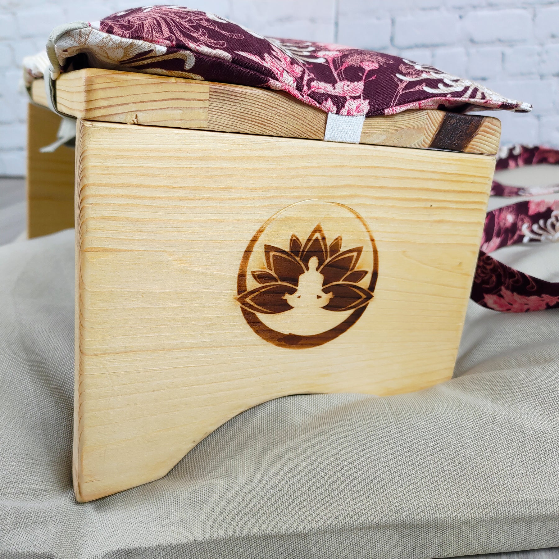 Set da Meditazione Crisantemi con Sgabello