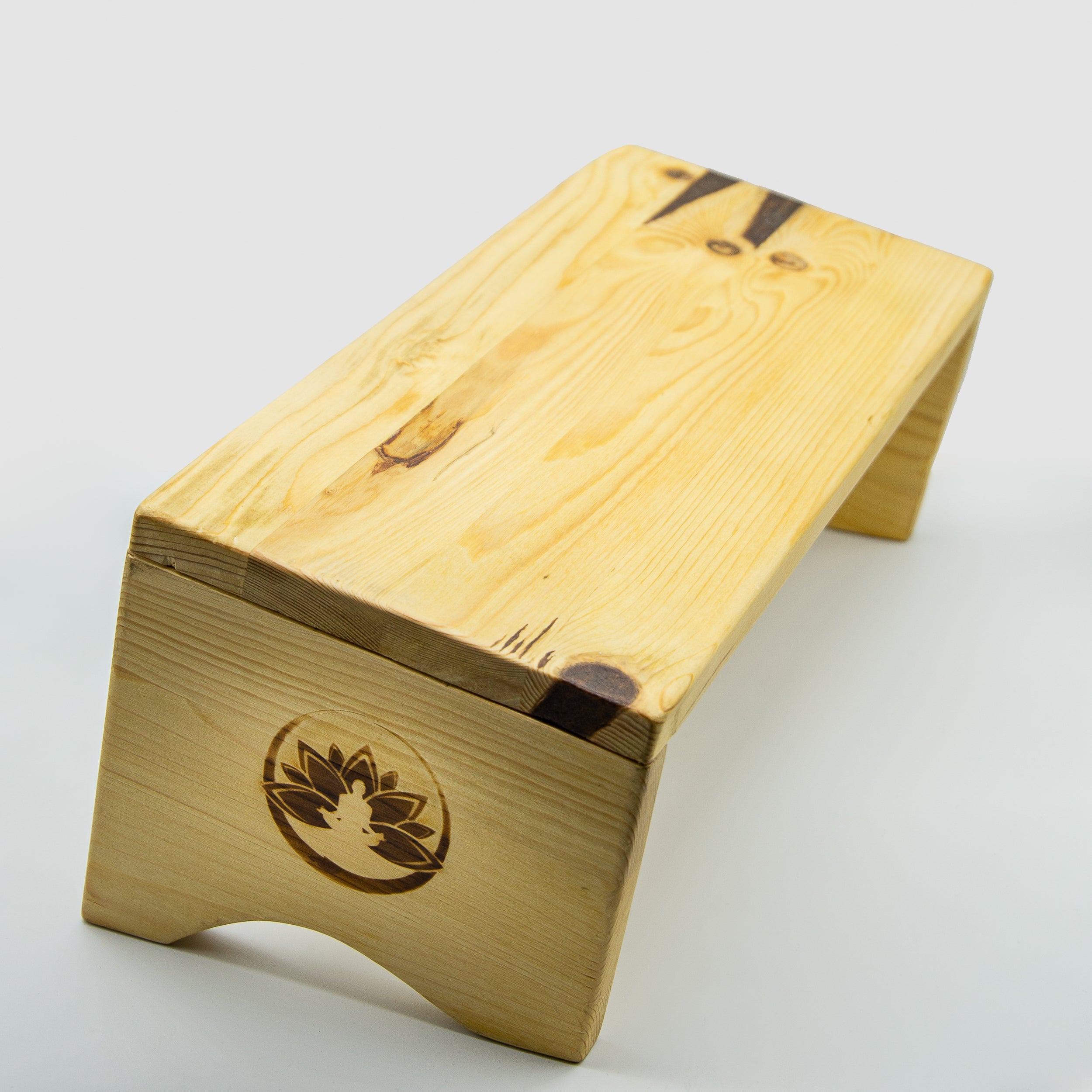 Sgabello meditazione legno naturale con design semplice e funzionale per pratiche di meditazione