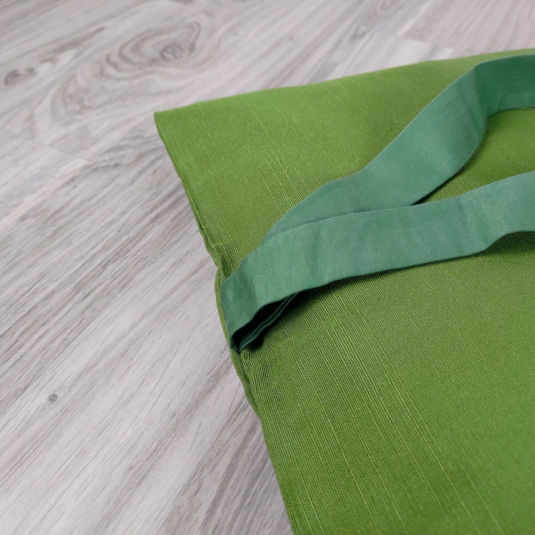 Cuscino di supporto lombare Shop Zen con tappetino zabuton verde per comfort durante la meditazione
