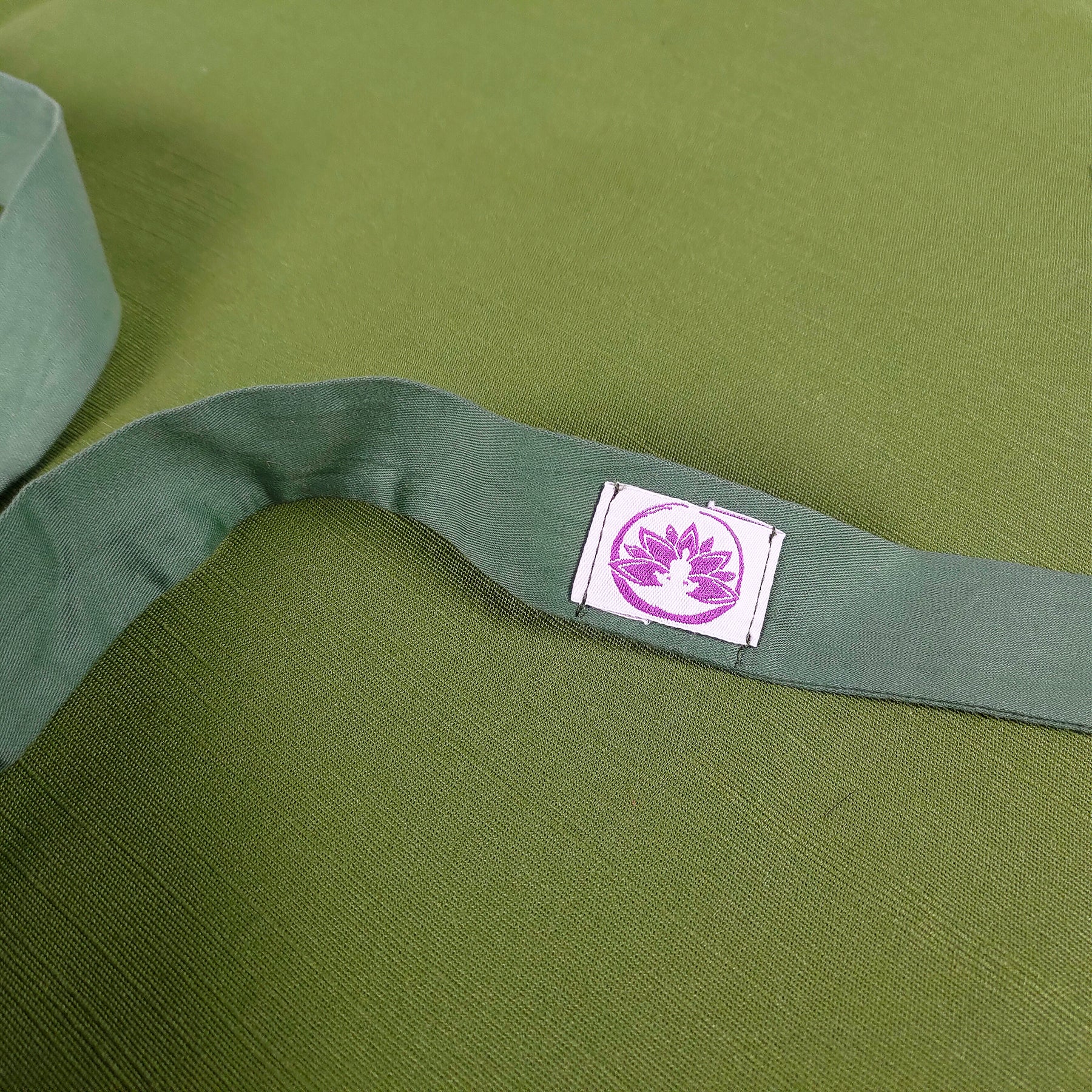 Tappetino zabuton verde di Shop Zen, morbido e confortevole per supporto lombare durante la meditazione