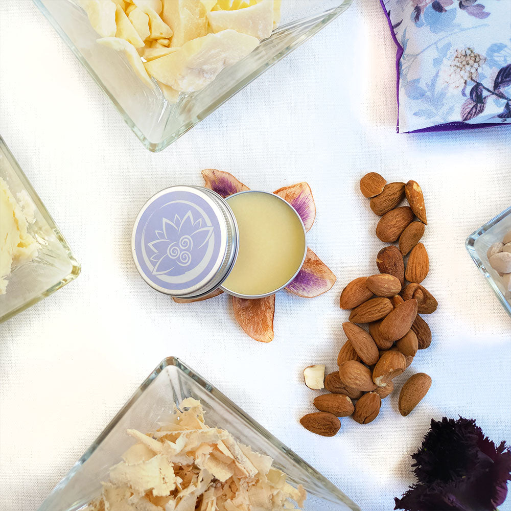 Boccia di burro corpo naturale stimolante con ingredienti naturali per la cura della pelle