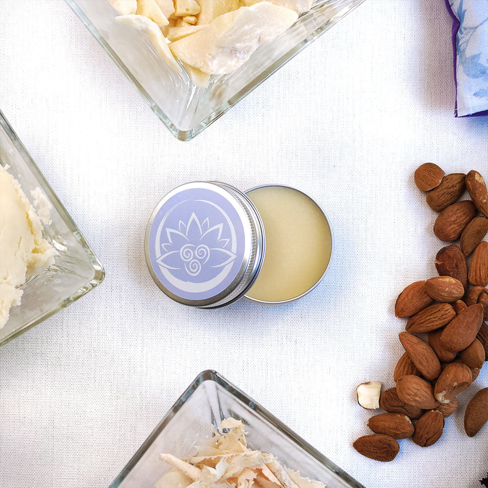 Burro corpo naturale stimolante di Shop Zen, composto da ingredienti naturali come mandorle e burro di karité