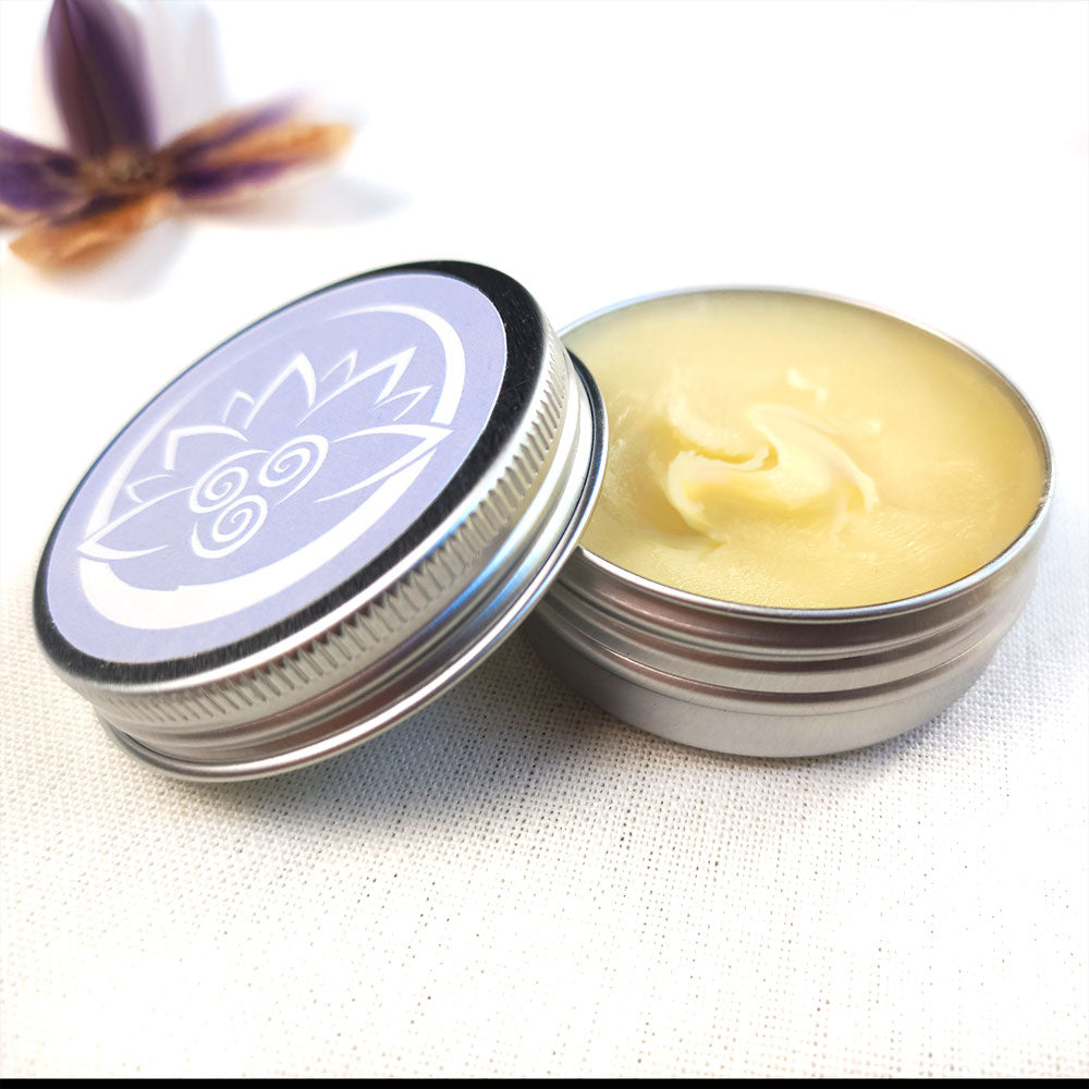 Crema corpo naturale stimolante in scatola di metallo di Shop Zen per una pelle sana e idratata