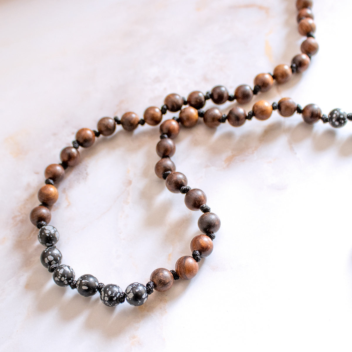 Collana Mala legno con perline in legno scuro e perline nere per meditazione e benessere