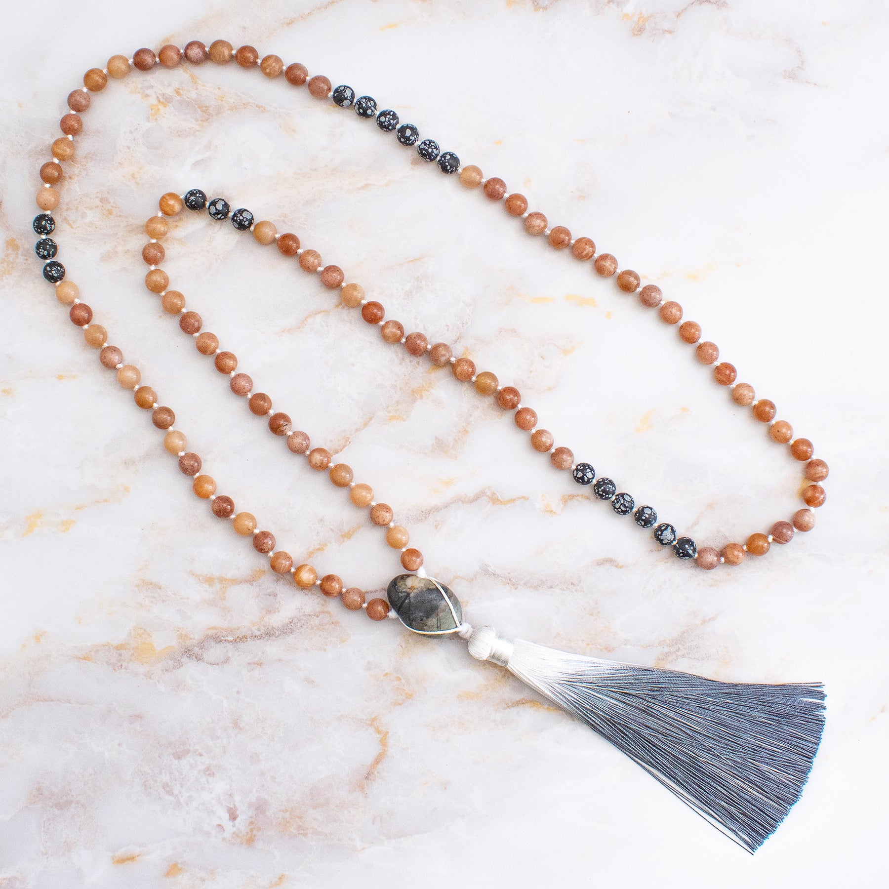 Collana mala pietra del sole diaspro con pendente e frange per meditazione e benessere