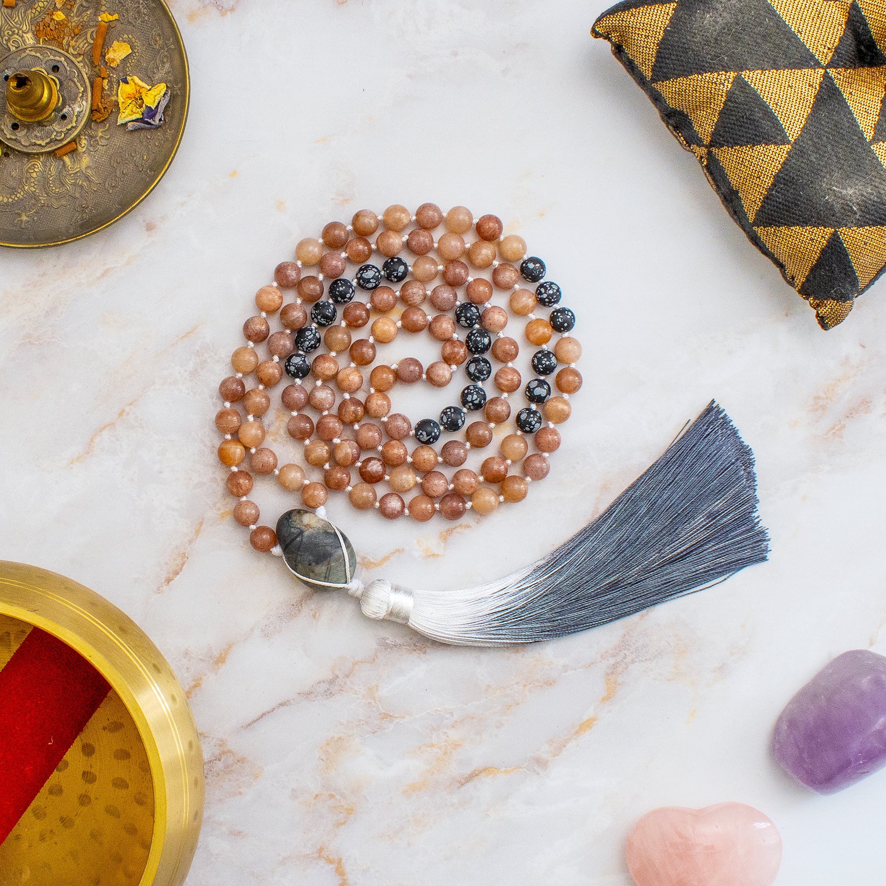 Collana mala pietra del sole diaspro con perline colorate e nappo decorativo per meditazione