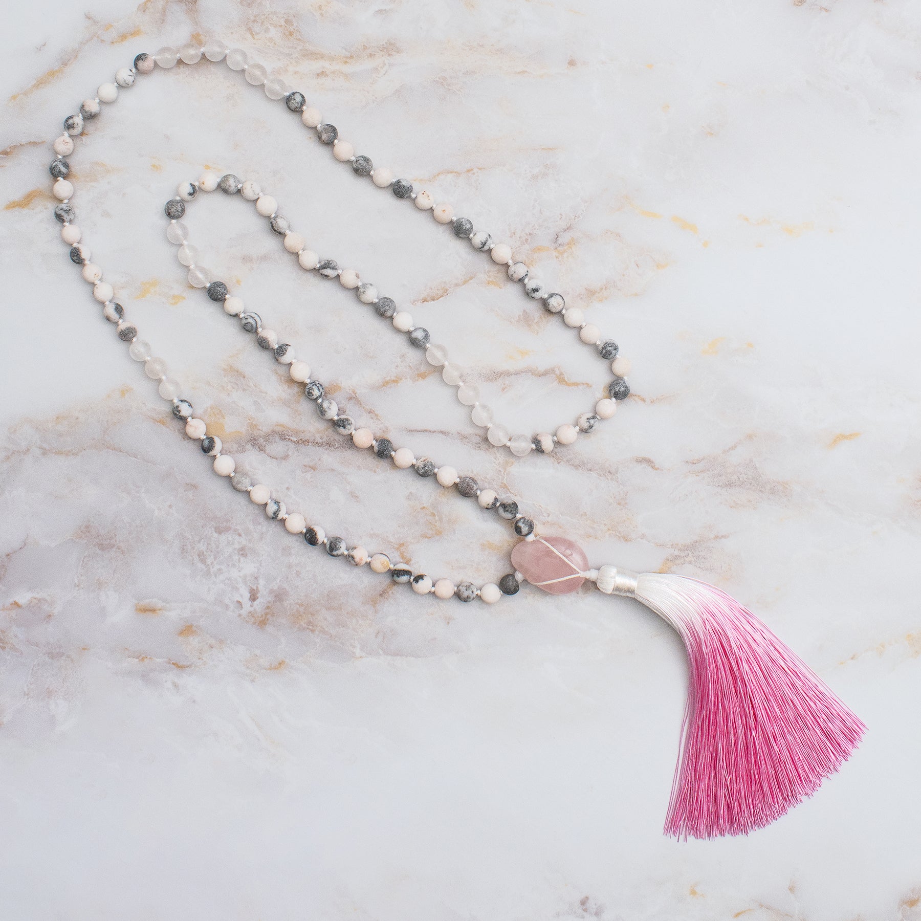 Collana mala quarzo rosa e diaspro con pon pon rosa e perle di pietra naturale