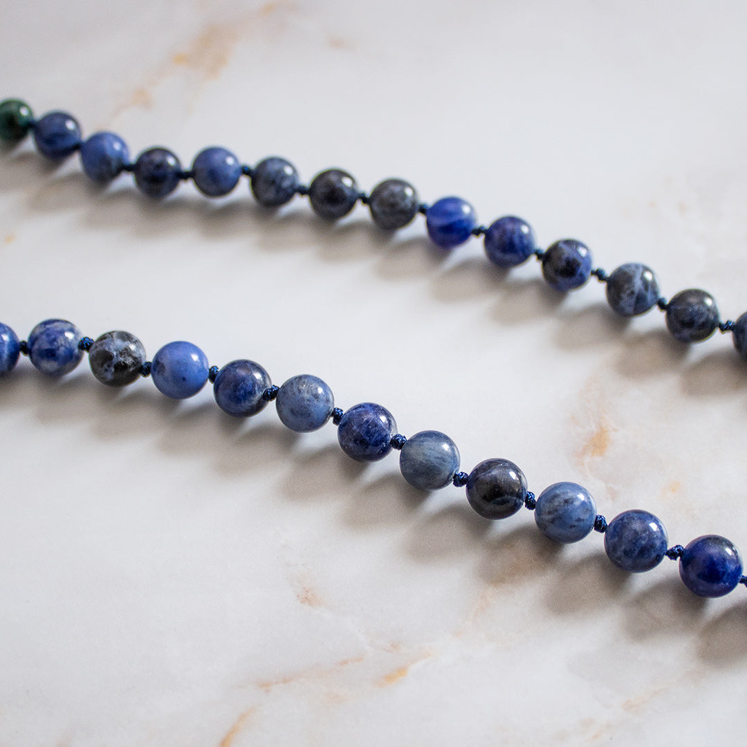 Collane mala sodalite e apatite con perle blu e sfumature varie per meditazione e stile unico