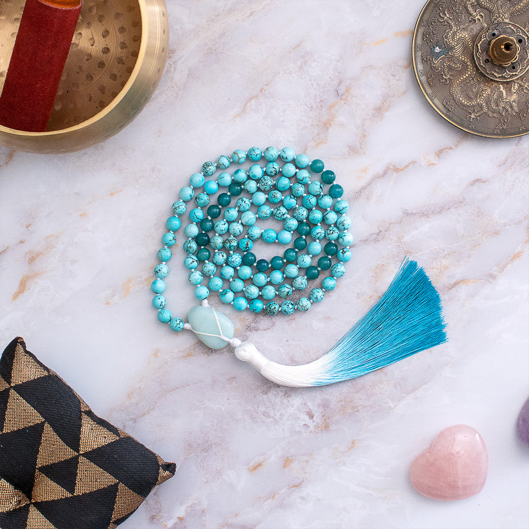 Collana mala turchese e amazzonite con frangia blu e perline colorate per meditazione