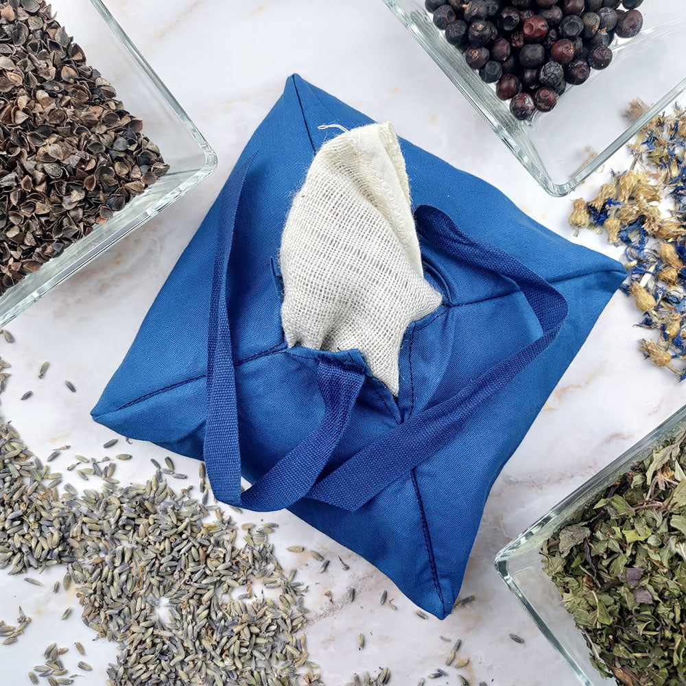 Profumatore ambiente sesto chakra in blu con sacchetto di erbe naturali per aromaterapia