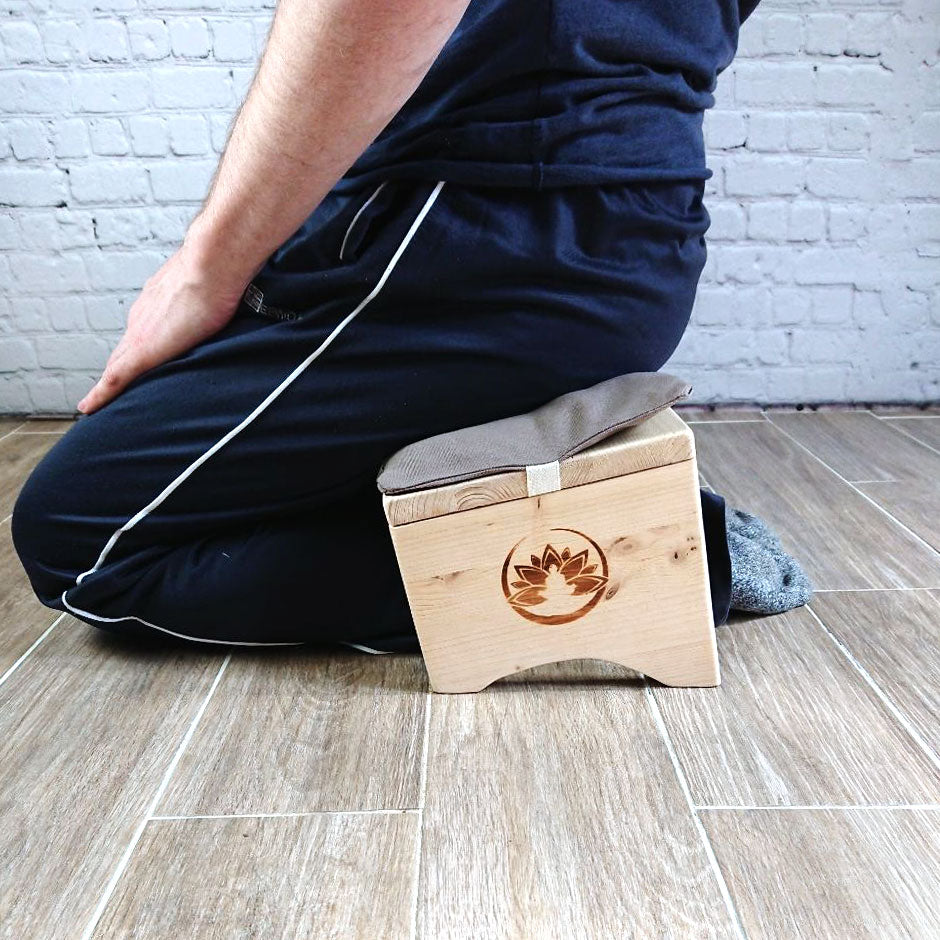Sgabello meditazione in legno con imbottitura, ideale per la pratica zen e la meditazione confortevole