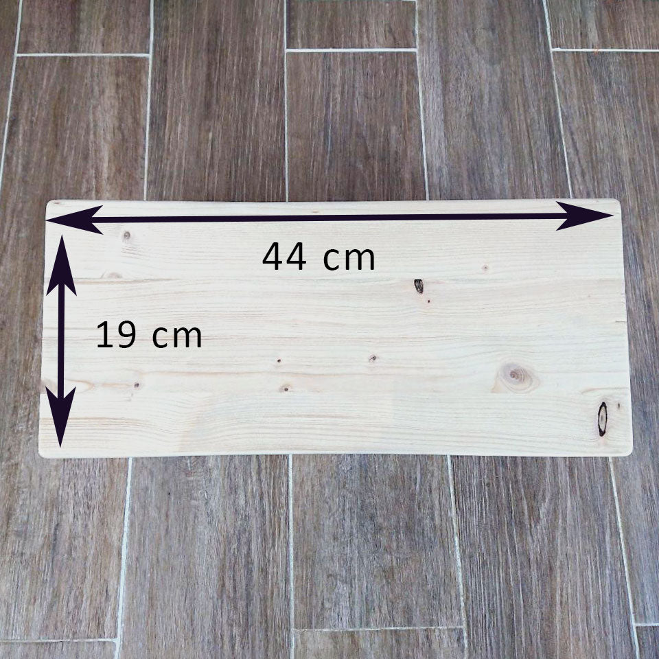 Sgabello meditazione legno con misura di 44 cm di lunghezza e 19 cm di larghezza per pratiche di meditazione.