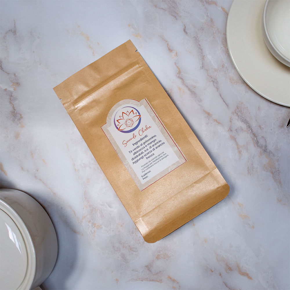Tisana secondo chakra confezionata in bustina con etichetta informativa e design elegante