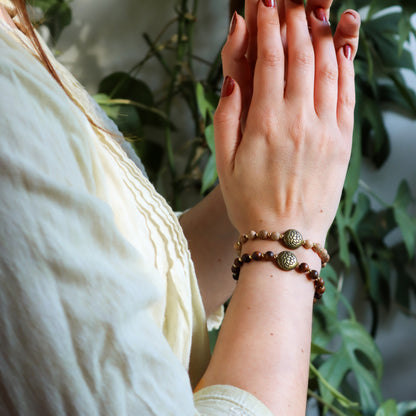 Bracciale loto in legno naturale con oro 18K