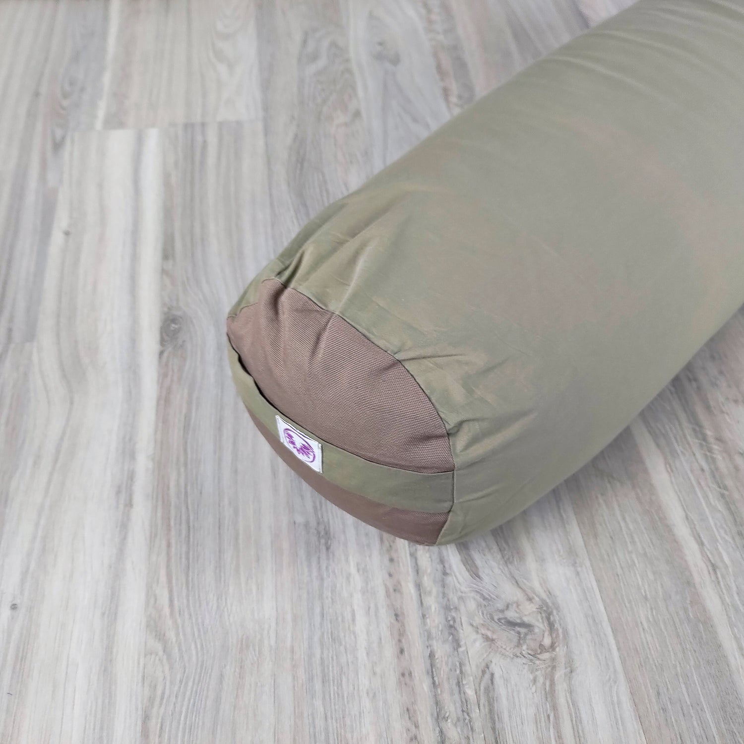 Cuscino dorsale in cotone naturale scuro per yoga, design ergonomico e comodo per pratiche di rilassamento