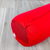 Cuscino dorsale in cotone rosso per yoga, ideale per il supporto durante le posizioni, bolster yoga cotone rosso.