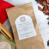 Confezione regalo box benessere estivo con tè e ingredienti naturali per il relax