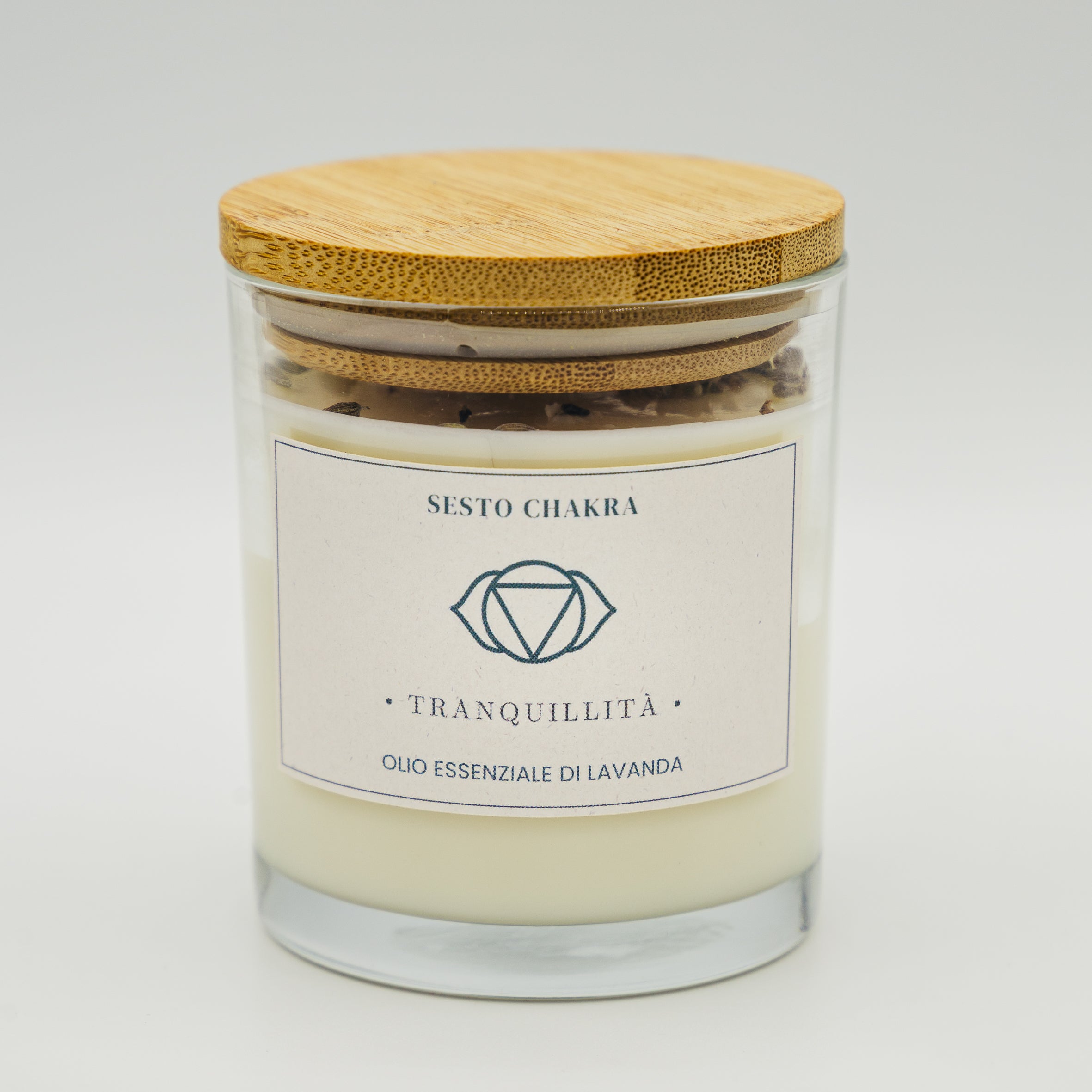Candela 7 chakra al sesto chakra con olio essenziale di lavanda e coperchio in bambù