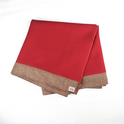 Coperta da yoga in lana rosso Ferrari con bordo in tweed irlandese