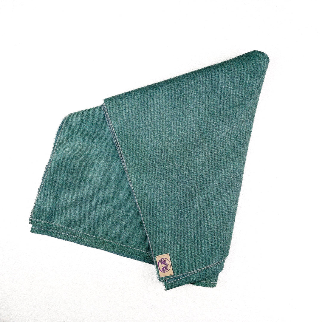 Coperta da yoga in pura lana pettinata verde acqua