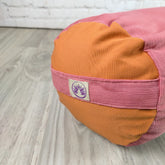 Cuscino bolster yoga tramonto con design ergonomico per supporto e comfort durante le sessioni di meditazione