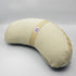 Cuscino Zafu a Mezzaluna naturale chiaro, ideale per il supporto lombare e comfort durante la meditazione.