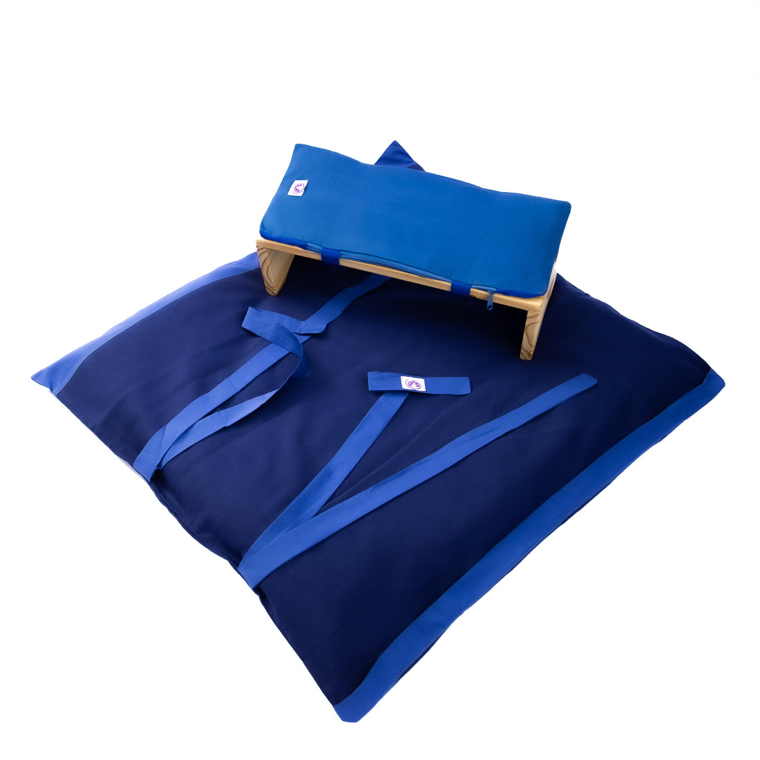 Set da meditazione monocromatico blu con sgabello