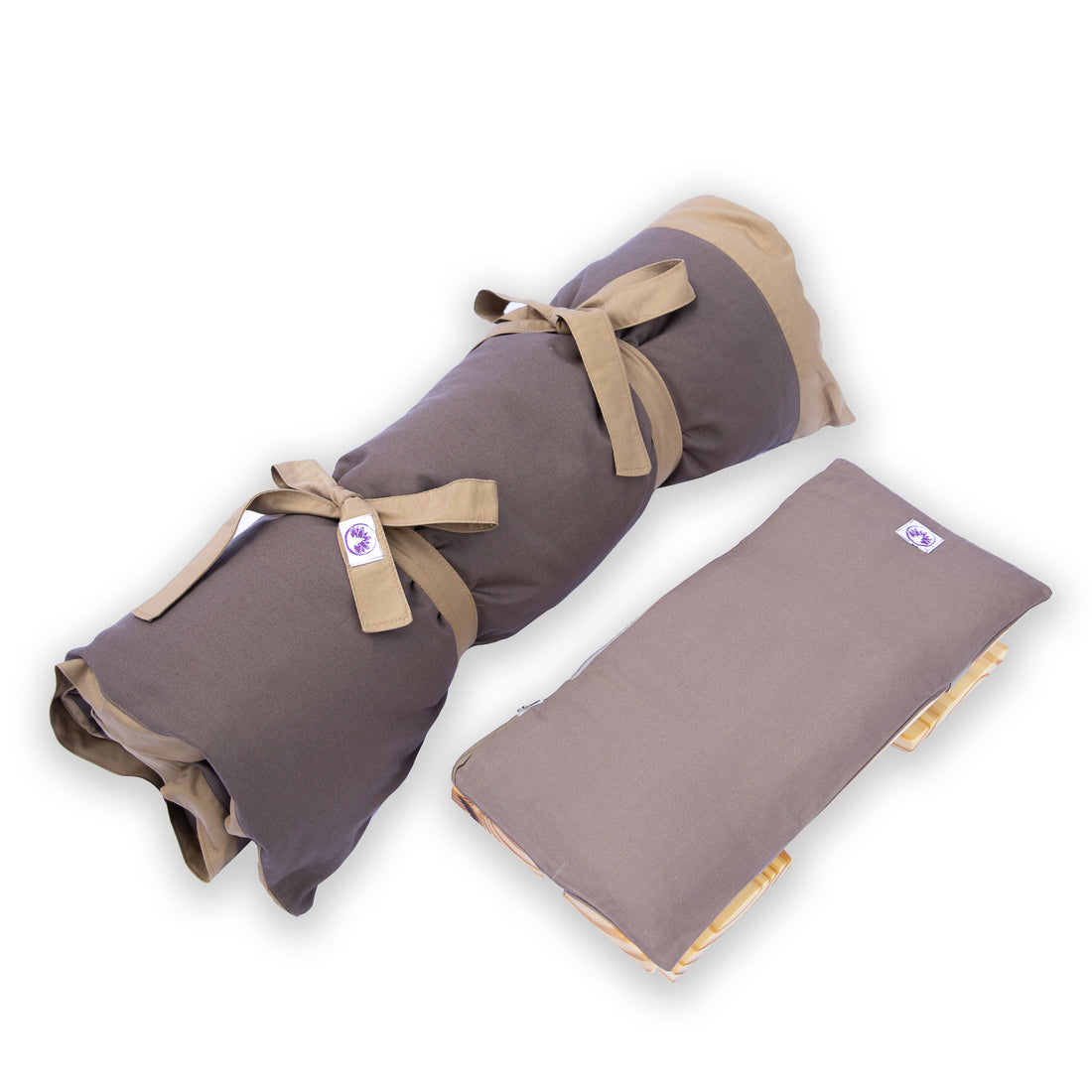 Set da meditazione monocromatico naturale scuro con sgabello
