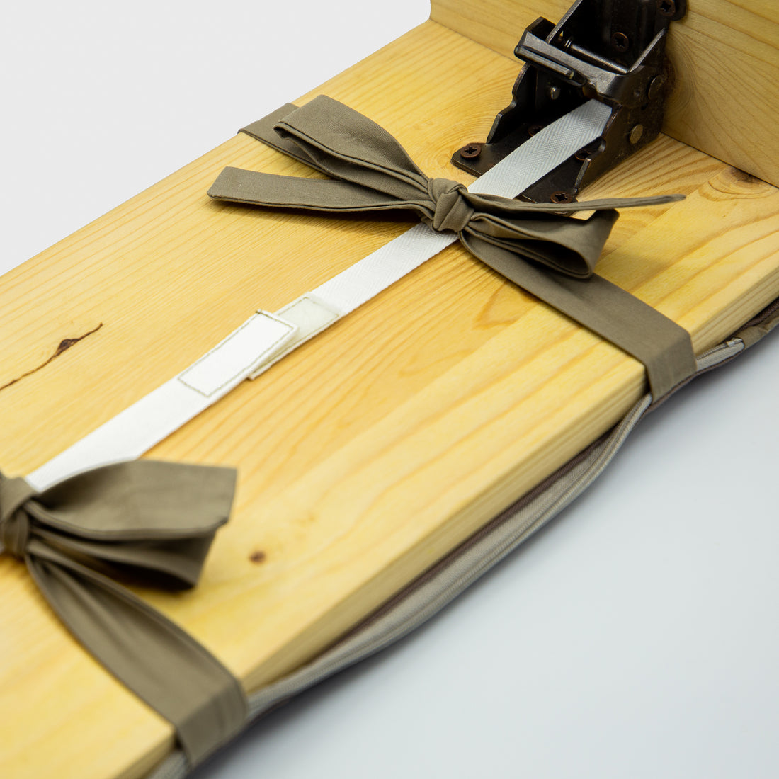 Sgabello da meditazione (panca seiza) artigianale con cuscino