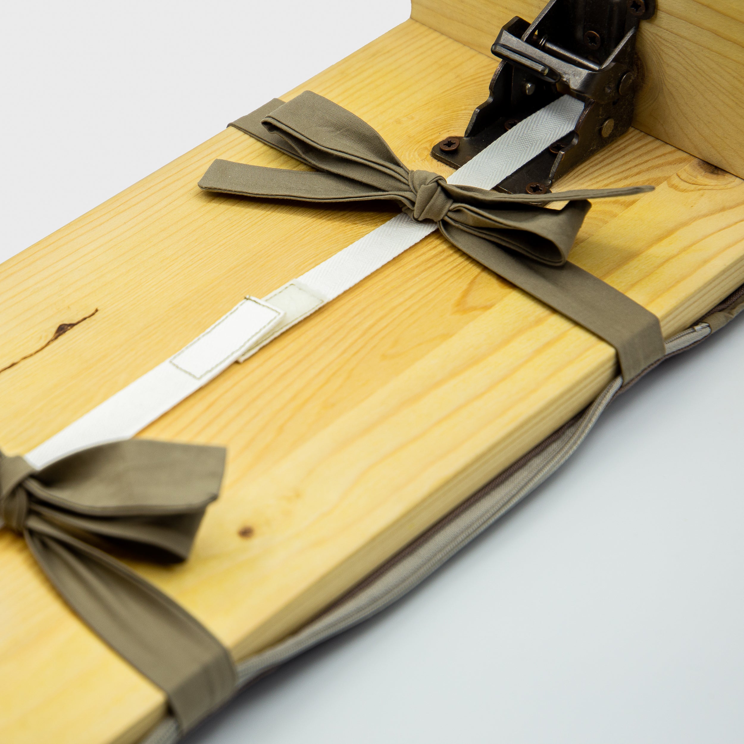 Sgabello da meditazione (panca seiza) artigianale con cuscino