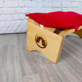Panchetta imbottita in legno con cuscino in cotone rosso, set meditazione con sgabello cotone rosso