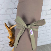 Cuscino di supporto per schiena con design elegante, parte del set meditazione con zafu classico cotone naturale scuro