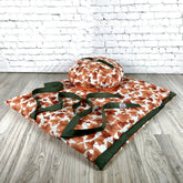 Set meditazione psen con cuscino e tappetino decorati da fiori per il comfort durante la meditazione