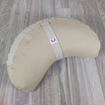 Cuscino zafu a mezzaluna monocromatico naturale chiaro