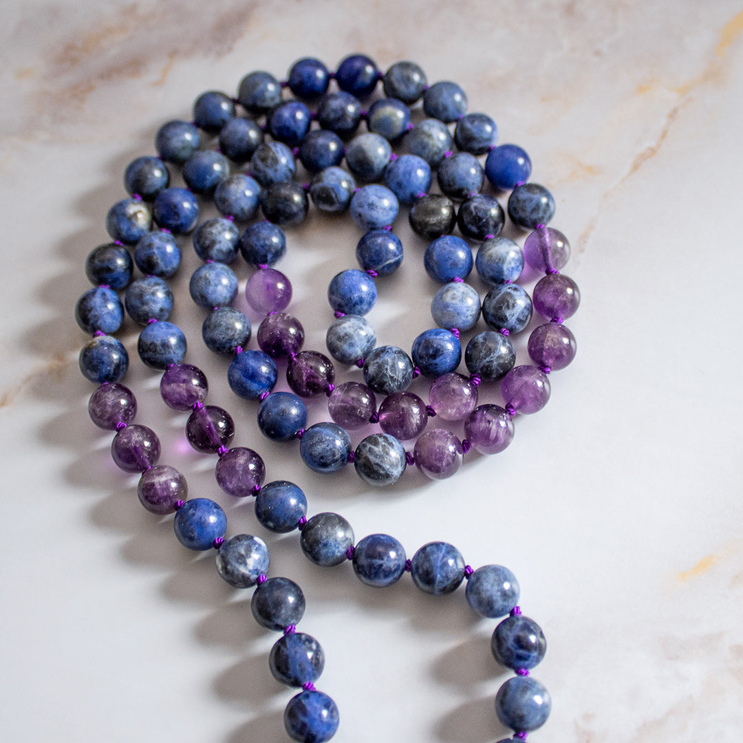 Mala 108 grani “Io Sono” in Fluorite Arcobaleno, Sodalite e Ametista