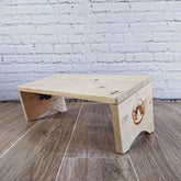 Sgabello meditazione legno con design semplice, perfetto per pratiche di meditazione e yoga